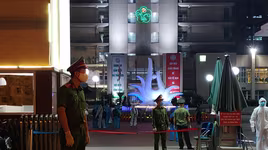 Clip: Ca trực cuối cùng đầy cảm xúc tại khu cách ly bệnh viện Bạch Mai của lực lượng Công an quận Đống Đa