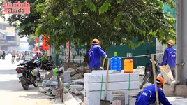 Hà Nội lập đoàn kiểm tra việc thi công lát đá vỉa hè