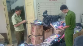 Thu giữ gần 500 súng đồ chơi nguy hiểm tuồn vào thị trường Hà Nội cận Trung thu