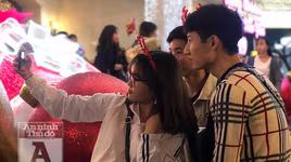 [Ảnh] Hàng vạn người đổ ra đường mừng Giáng sinh an lành