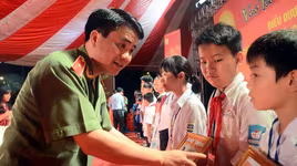 Đêm hội Trung thu cho con CBCS CATP Hà Nội: Đầm ấm và mang nhiều ý nghĩa