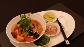 Ăn món mỳ làm từ 20 loại nguyên liệu "có một không hai"