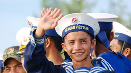 Để được nhìn Tổ quốc từ biển khơi