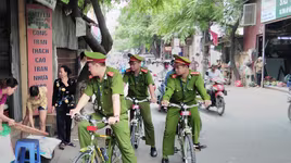 Miệt mài với những chiếc xe đạp tuần tra