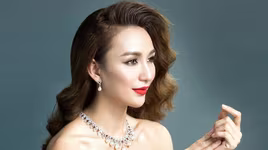 Hoa hậu Ngọc Diễm đầy quyến rũ trong bộ ảnh mừng tuổi mới