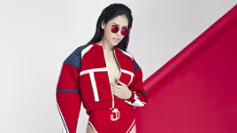 Nguyễn Thị Loan khoe vóc dáng "vạn người mê" trước thềm Hoa hậu Hoàn vũ 2017