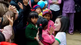 Á hậu Tố Uyên và các nghệ sĩ, bác sĩ tham gia "Ngày Từ Tâm" tại Di Linh