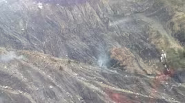 Xem loạt video về vụ máy bay lao xuống vực núi ở Pháp