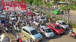 Kỳ lạ đoạn đường vài trăm mét "gây ức chế" giữa Thủ đô