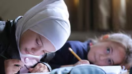 Xúc động ngắm những nụ cười tự nhiên của trẻ thơ Syria