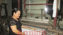 Khác với Khaisilk nhập lụa Trung Quốc: Làng Vạn Phúc vẫn hằng giờ làm lụa "made in Vietnam"