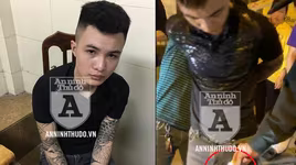 [CLIP] Đối tượng xăm trổ tỏ thái độ "lạ" khi lộ viên nén trong túi