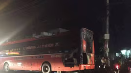 Xe khách bốc cháy, 40 hành khách hoảng loạn la hét
