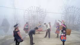 Đầu năm về miền Tây Bắc trẩy hội khèn hoa