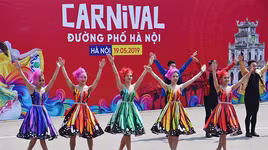 Sôi động Carnival đường phố Hà Nội kỷ niệm "20 năm Thành phố Vì hòa bình"