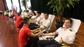 Tập đoàn FLC tổ chức hiến máu tình nguyện mừng sinh nhật 18 tuổi