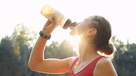 Những loại nước uống giải nhiệt tốt nhất ngày nắng nóng