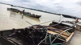 "Cát tặc" rình rập "móc ruột" lòng sông Cổ Chiên