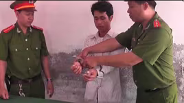 Đâm bé gái 13 tuổi hàng chục nhát dao vì bị từ chối "yêu"