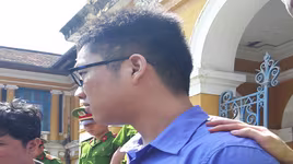 Túng tiền, nam sinh viên dàn cảnh cướp 10 lượng vàng