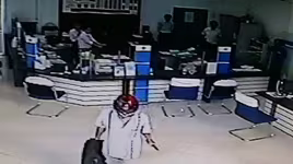 Ráo riết điều tra vụ dùng súng cướp tiền ngân hàng ở Vĩnh Long