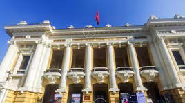 Ngồi nhà trải nghiệm chuyến tham quan ảo Nhà hát Lớn Hà Nội