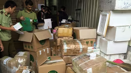 Hà Nội: Kho hàng chứa gần 40.000 sản phẩm mỹ phẩm ngoại nghi vấn không có hóa đơn chứng từ