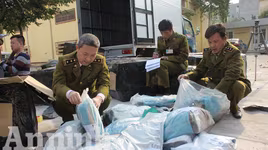 Cận cảnh hàng nghìn sản phẩm thời trang dán mác Zara không rõ nguồn gốc