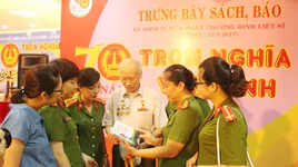 Những "bông hồng" thầm lặng của Công an Hà Nội