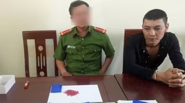 "Người vận chuyển" hơn 1.000 viên hồng phiến bị bắt giữ