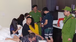 Nhóm nam nữ mở "tiệc" ma túy trong nhà nghỉ