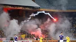 Thông tin mới nhất vụ đốt pháo sáng trên sân Hàng Đẫy