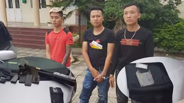 Kiểm tra xe ô tô chạy quá tốc độ, phát hiện ma tuý