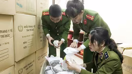 Công an quận Đống Đa liên tiếp phát hiện, xử lý 2 vụ gom khẩu trang nhập lậu bán kiếm lời
