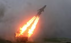 [ẢNH] Tên lửa diệt hạm khủng nhất Đông Nam Á mang một tấn thuốc nổ bay xa 500km