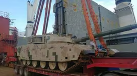 [ĐỒ HỌA] Thấy gì khi xe tăng được Trung Quốc tự hào trên cơ T-90 Nga và T-84 Ukraine bị trả lại?