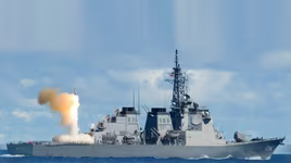 [ẢNH] Khu trục hạm tỷ đô của Nhật suýt nữa bị bão nhấn chìm xuống biển