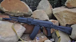 [ẢNH] Nga bất ngờ trang bị siêu súng AK-105 cho lính tinh nhuệ Syria