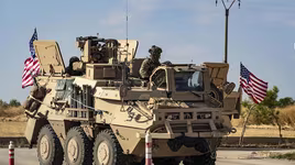 [ẢNH] Mỹ bất ngờ sử dụng xe bọc thép Áo sản xuất để canh mỏ dầu Syria