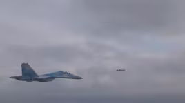 [ẢNH] Tiêm kích Su-27 Ukraine đuổi theo tên lửa diệt hạm vừa phóng