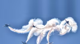 [ẢNH] Mỹ triển khai phi đội tiêm kích biểu diễn để tri ân y bác sĩ trong đại dịch Covid-19