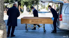 [ẢNH] Đại dịch Covid-19 'xóa sổ' cả một thế hệ ở Italy