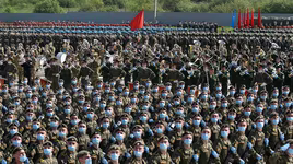 [ẢNH] Binh sĩ Nga bịt kín khẩu trang cùng khí tài cực mạnh tham gia diễn tập duyệt binh