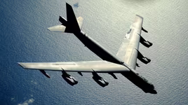 [ẢNH] "Pháo đài bay" B-52 hội ngộ với 2 tàu sân bay Mỹ trong tập trận ở Biển Đông