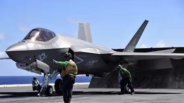 Nhật Bản sẽ trang bị cho tàu Izumo tiêm kích hạm tàng hình F-35C tính năng vượt trội J-35 Trung Quốc?