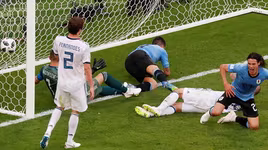 [ẢNH] "Gấu trắng" Nga lộ rõ nguyên hình chỉ là "gấu bông"