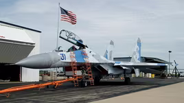 [ẢNH] Mỹ làm cách nào để có được cả phi đội Su-27, MiG-29 hiện đại của Liên Xô?