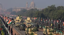 [ẢNH] Quân đội Ấn Độ duyệt binh khoe dàn vũ khí siêu hiện đại