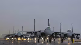 [ẢNH] F-15 Saudi Arabia biểu diễn "Voi đi bộ" hoành tráng không thua kém Mỹ