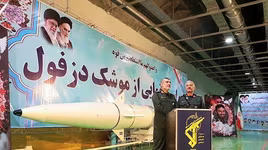 [ẢNH] Iran tuyên bố có hai "vũ khí bí mật", dọa đánh chìm tàu sân bay Mỹ